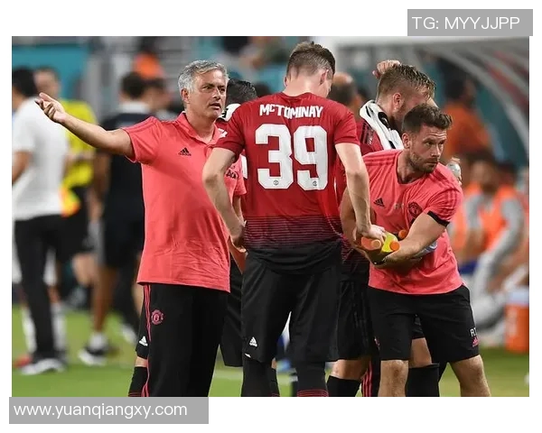 安粤兄对决曼联的精彩较量引发球迷热议与期待 安粤兄对决曼联的精彩较量引发球迷热议与期待