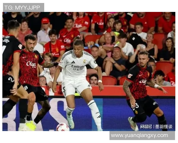 奥林匹亚科迎战拜仁慕尼黑双方争夺欧冠小组赛关键胜利 奥林匹亚科迎战拜仁慕尼黑双方争夺欧冠小组赛关键胜利