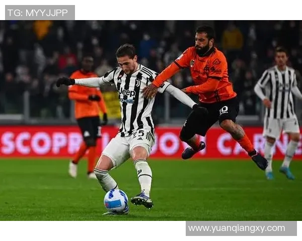 尤文图斯逆转击败AC米兰！C罗梅开二度追平穆里尔，意甲豪强拼杀引关注