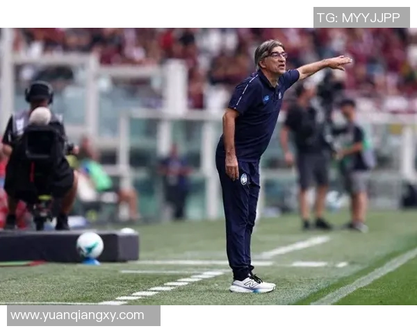 塞维利亚主帅因不满球队表现遭解雇,球队现处险境 塞维利亚主帅因不满球队表现遭解雇,球队现处险境